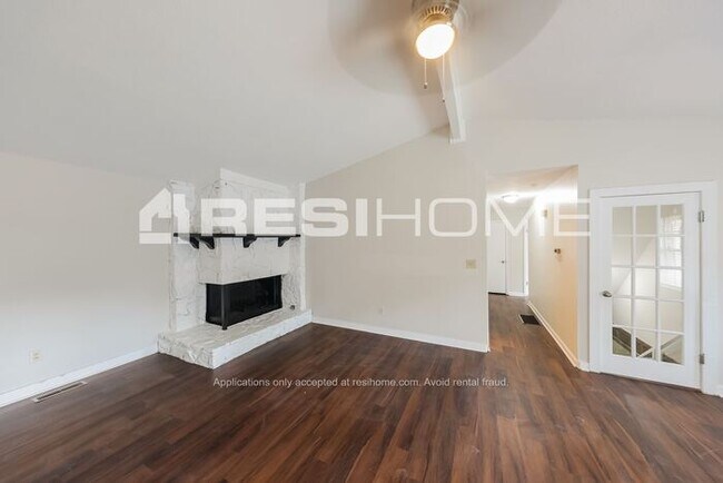 Building Photo - 741 Twin Ridge Dr