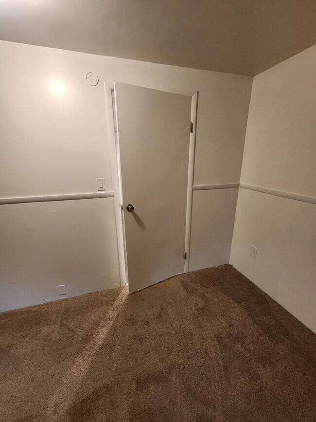 Building Photo - Very Large 3BR, 3BTH Near Black Bay Park in Post Falls