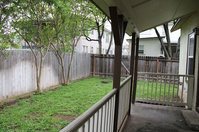 Building Photo - TOBIN HILL COTTAGE