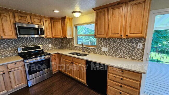 Building Photo - 10928 Patterson Ct