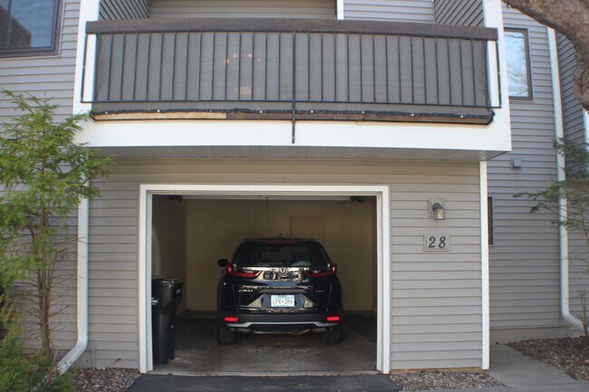 Building Photo - ***$500.00*** off June rent for signed lease starting June 1st.!! Elton Ridge townhome.