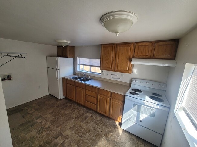 Building Photo - 401 Sanford Ave