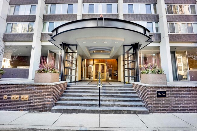 Building Photo - 1 E Schiller St