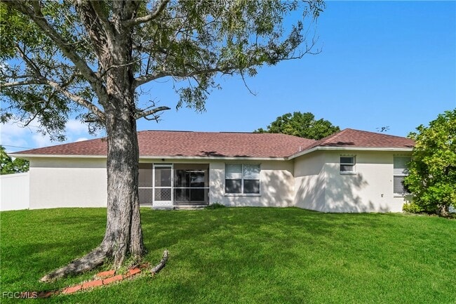 Building Photo - 1425 SW 6th Pl