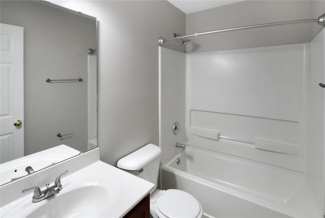 Building Photo - 300 Stonewall Creek Dr