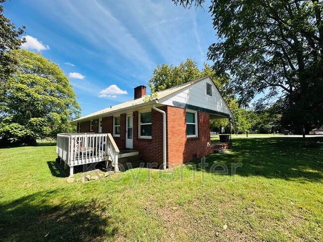 Building Photo - 4315 Woodlawn Pike