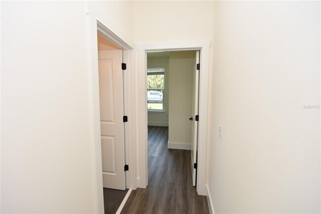 Building Photo - 100 White Hall Dr