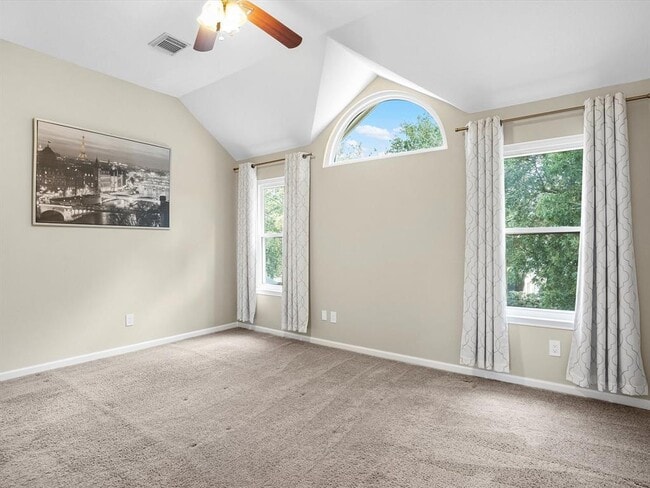Building Photo - 9707 Green Valley Ln