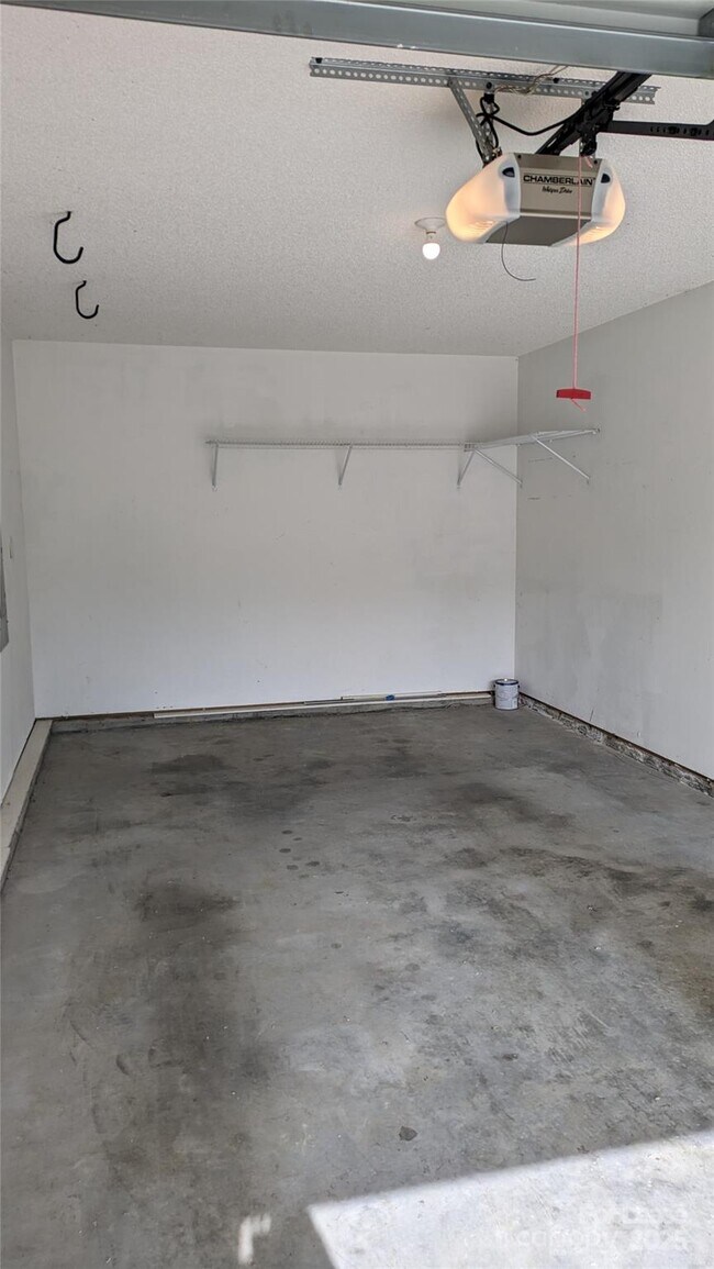 Building Photo - 111 Sterling Terrace Dr