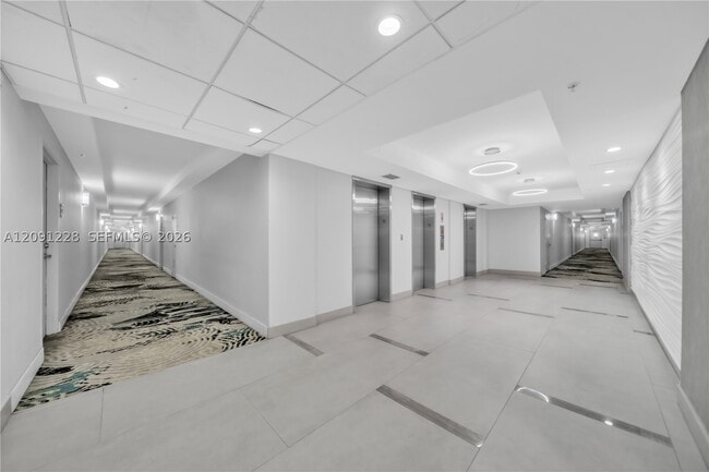 Building Photo - 3001 S Ocean Dr