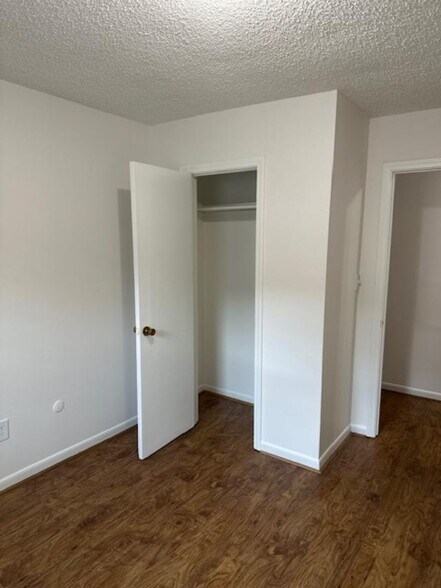 Building Photo - 415 N Oceana Blvd