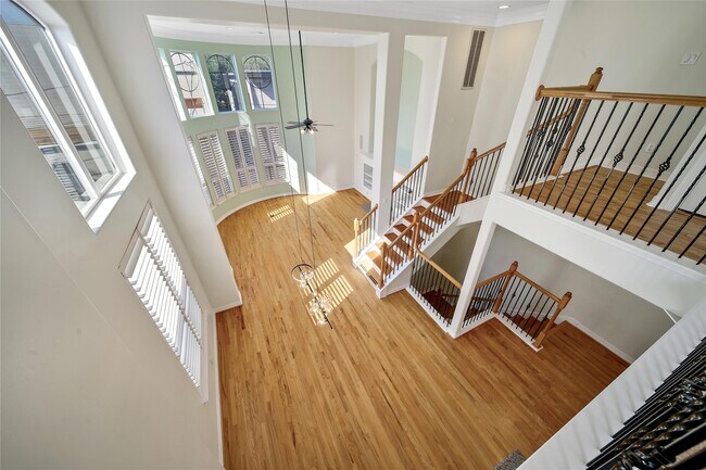 Building Photo - 1515 Hyde Park Blvd