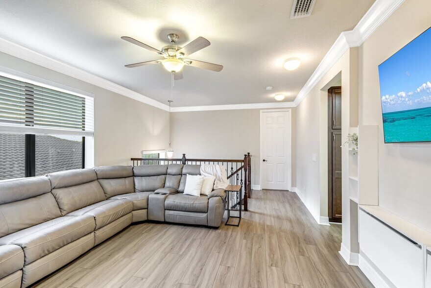 Building Photo - 11732 Meadowrun Cir