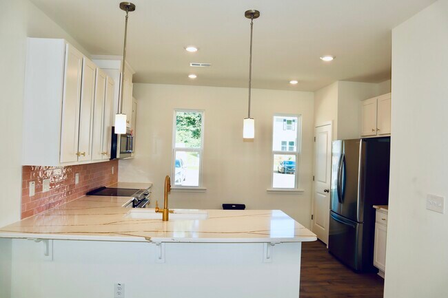 Building Photo - 400 Hacksaw Trl