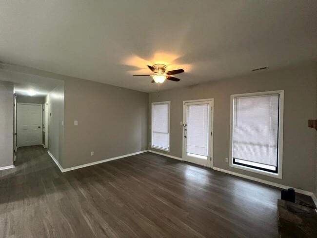 Building Photo - 1870 Tryon Dr