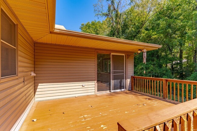 Building Photo - 6800 Oakmont Ct