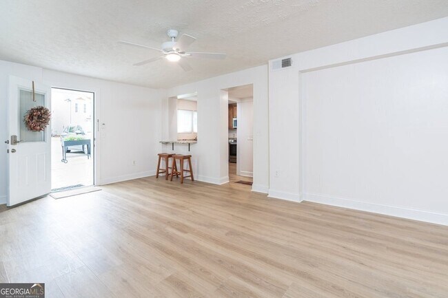 Building Photo - 4570 Academy St