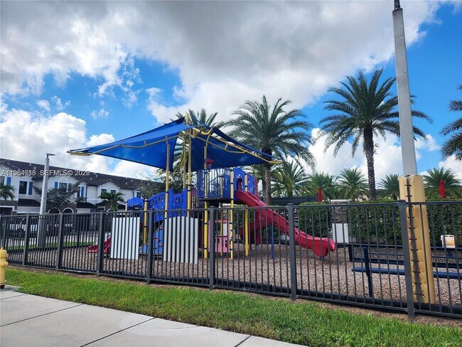 Building Photo - 11887 SW 150th Pl