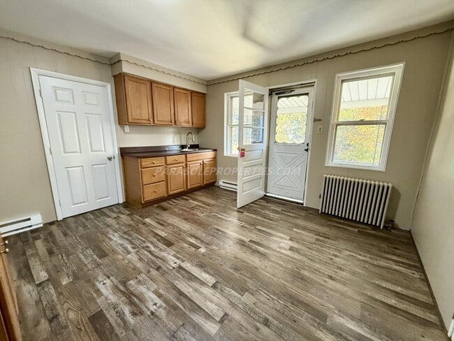 Primary Photo - 333 E Locust St