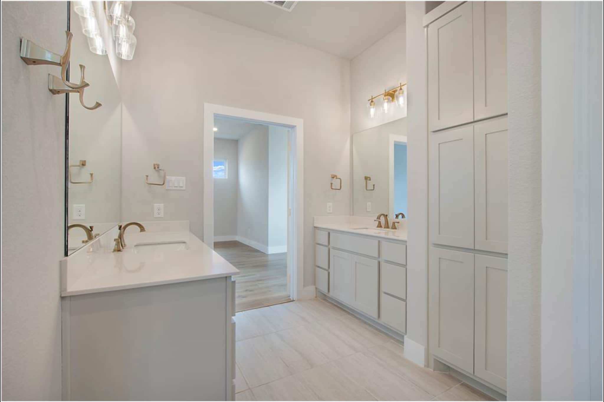 Building Photo - 1005 Cavour Pl