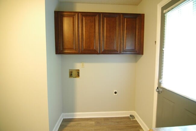 Building Photo - 2 Bedroom Inglewood Duplex!