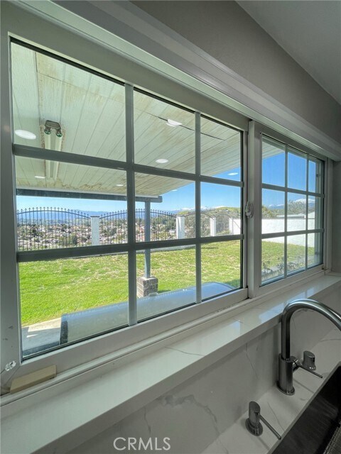 Building Photo - 765 Featherwood Dr