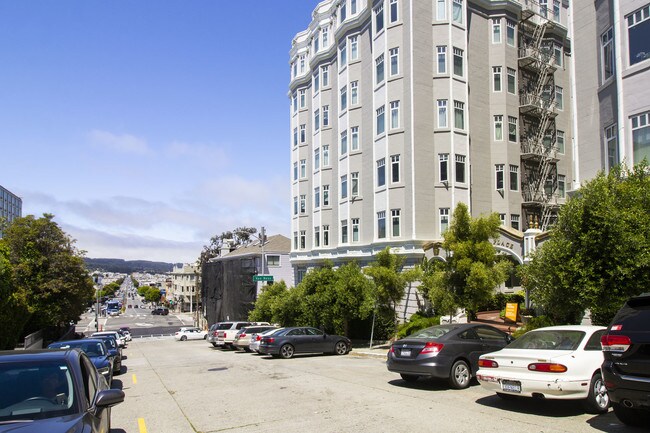 Building Photo - 1320-1380 Lombard