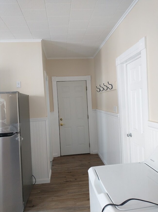 Building Photo - 9 James St