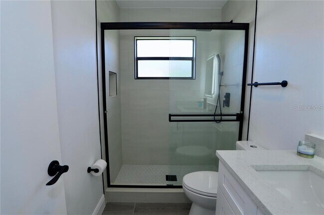 Building Photo - 620 Heraldo Ct
