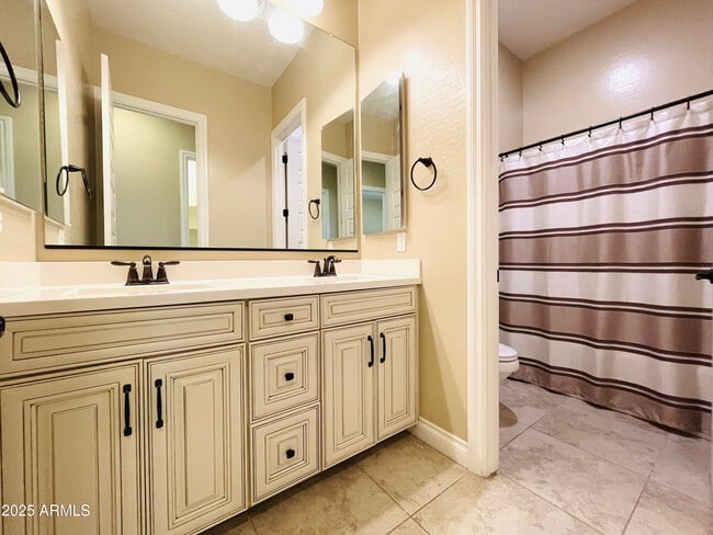 Building Photo - 3104 E Wildhorse Ct