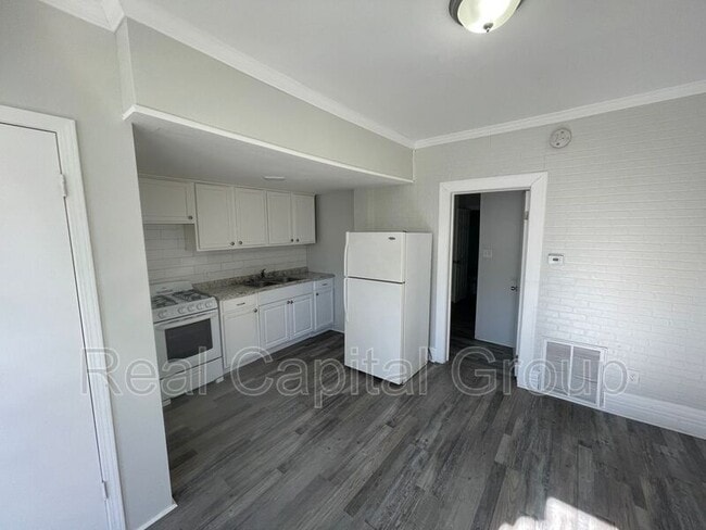 Building Photo - 1043 Helderberg Ave
