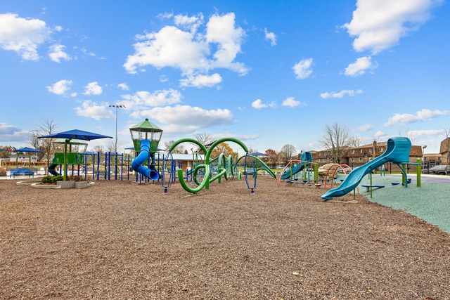 Building Photo - 817 Wellington Ave