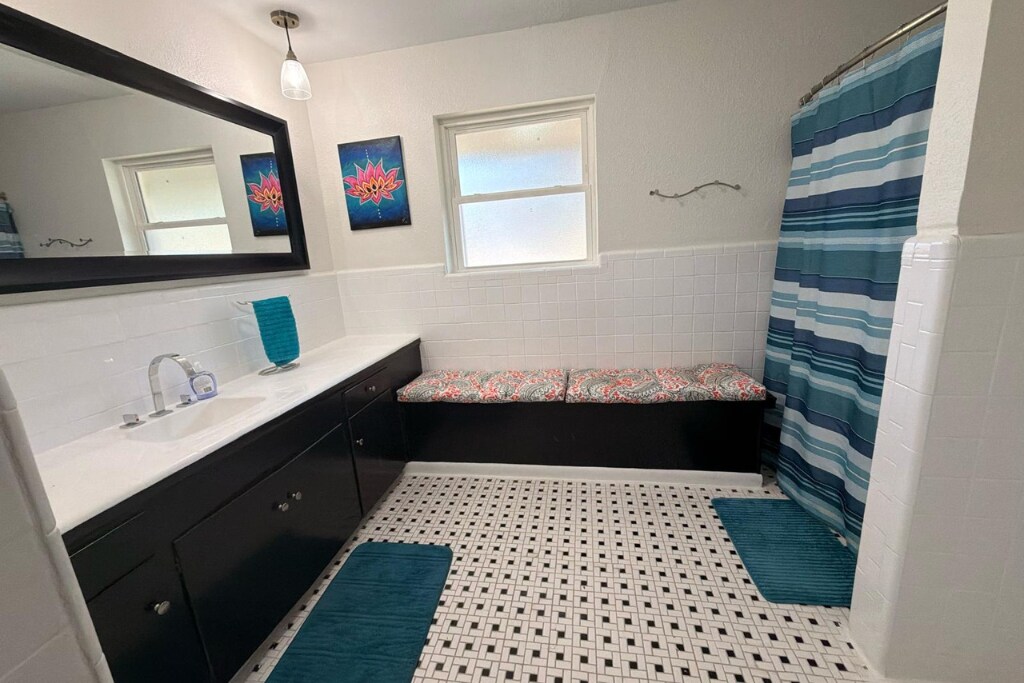 Building Photo - 809 NW 9th St