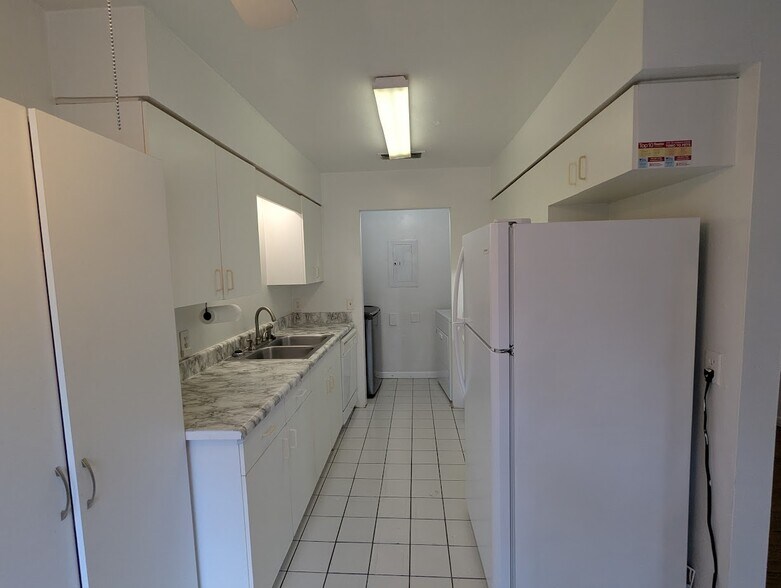 Building Photo - 3600 SW 23rd St