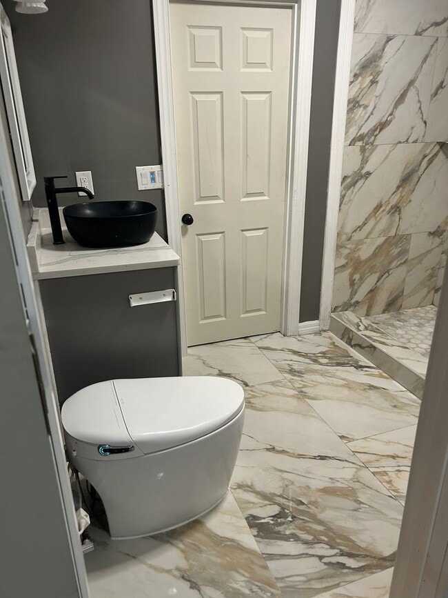 Building Photo - Very Nice Two Bedroom Two Bath Coming SOON!