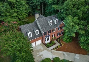 Building Photo - 802 Satinwood Pl