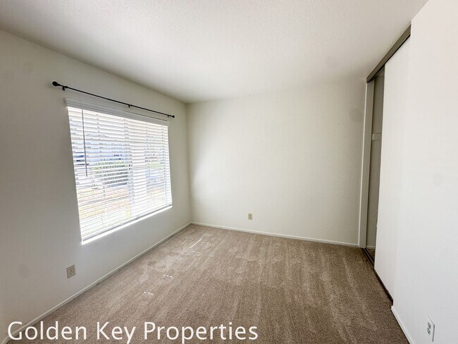 Building Photo - Single level 3BR/2BA home in Rancho Del Oro!