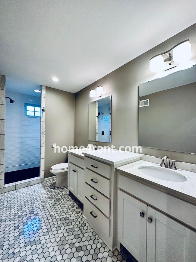 Building Photo - Updated Ranch Style Home in Prairie Villag...