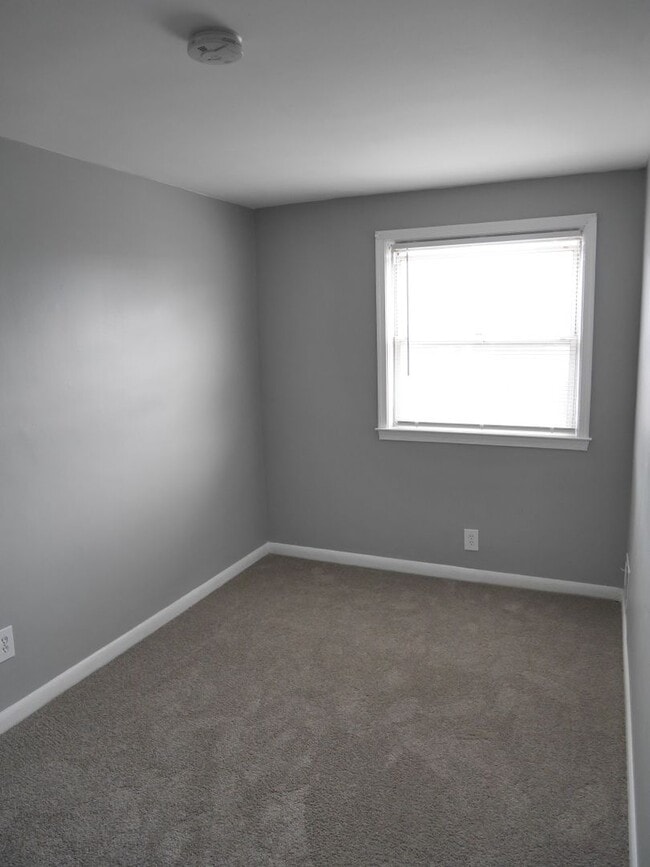 Building Photo - 3 Bedroom Home-Middle River!