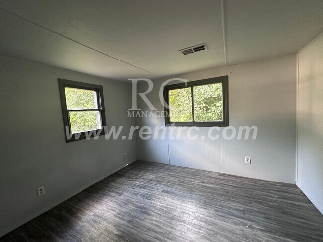 Building Photo - 1224-D Marion-