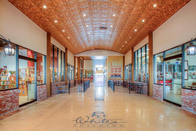 Building Photo - Rare Loft Condo,  Granite Countertops, W/D Included