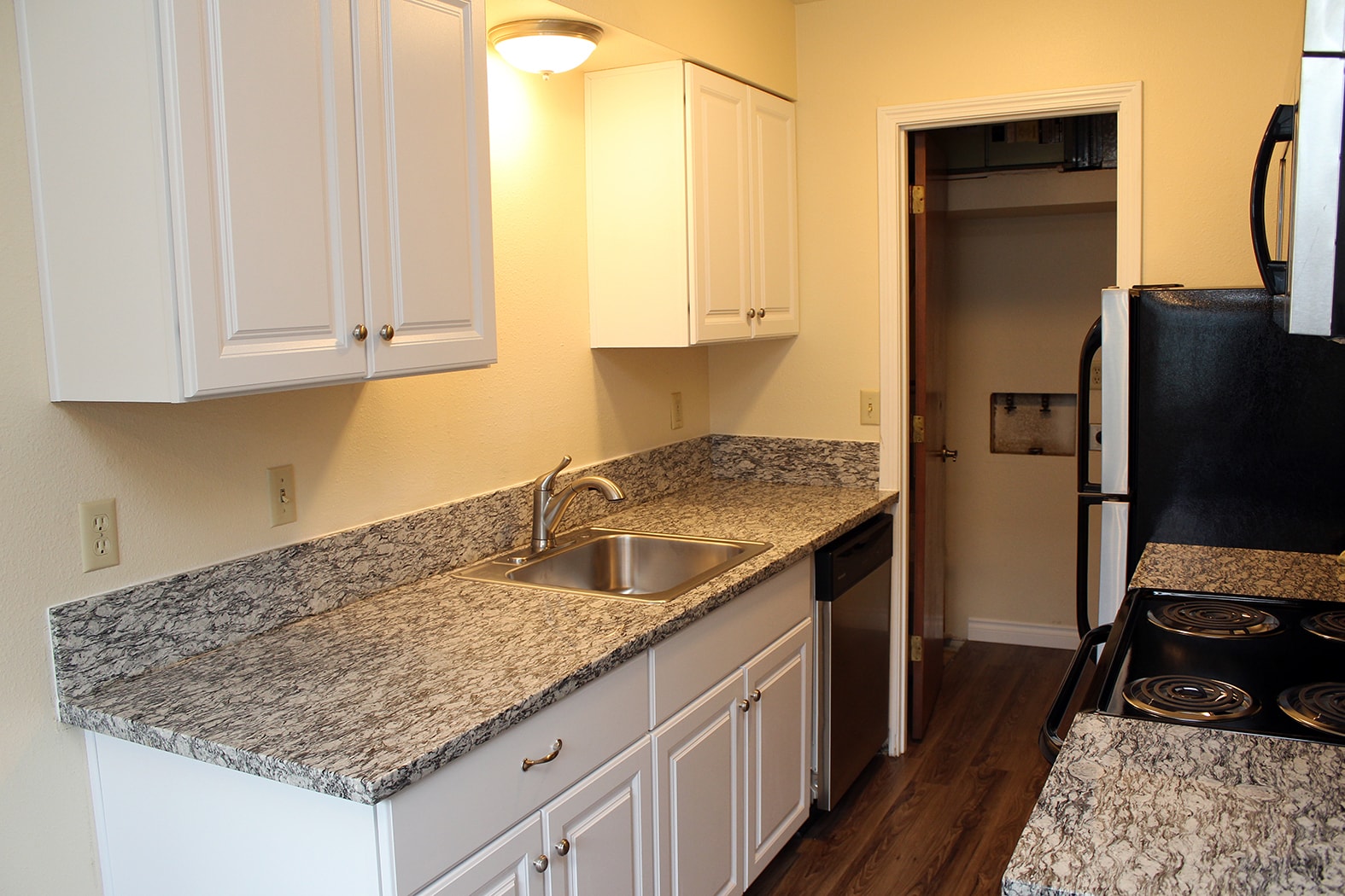 Building Photo - 3805-3805 SE Cesar Estrada Chavez Blvd