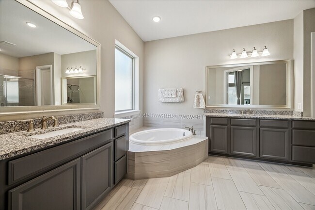 Building Photo - 18311 Windspring Falls Ln