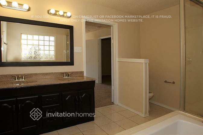 Building Photo - 2665 Claremont Dr