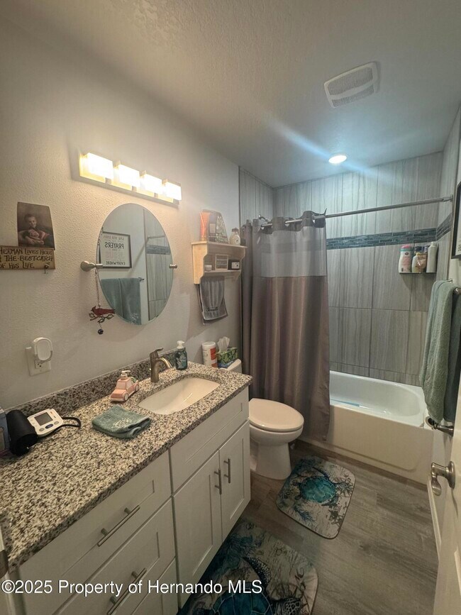 Building Photo - 6891 Clark St