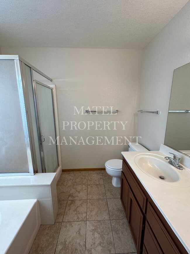 Building Photo - Move in Special see Ad