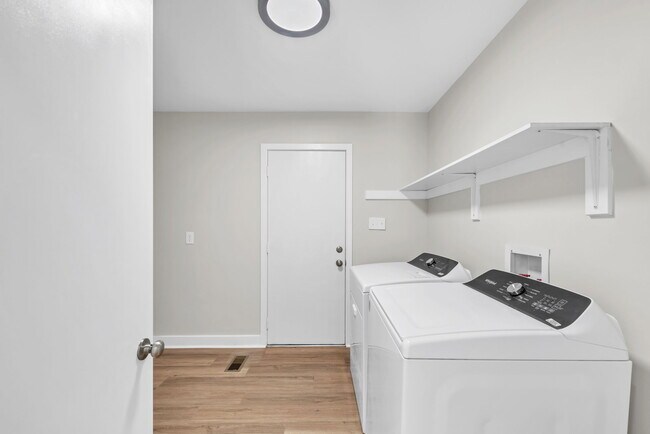 Laundry Room - 6 Sundance Pl
