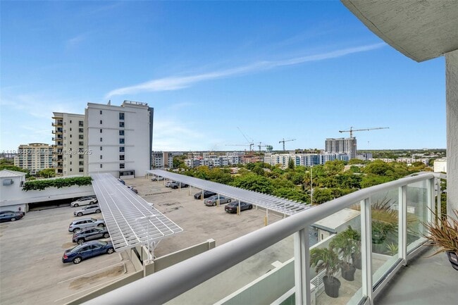 Building Photo - 315 NE 3rd Ave