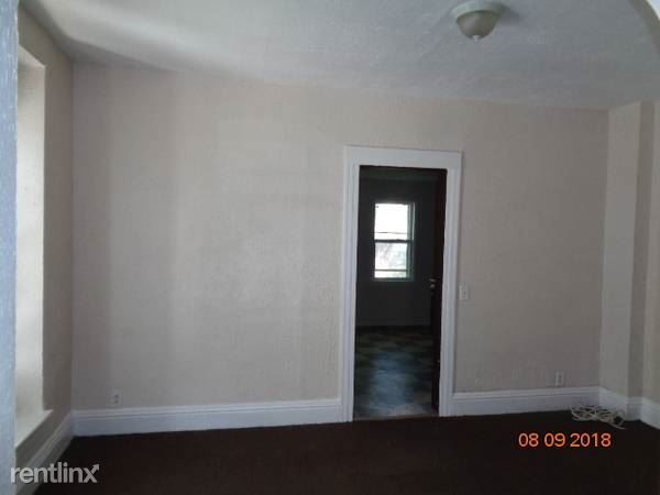 Building Photo - 129 Winterroth St
