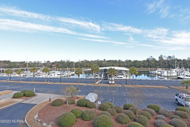 Building Photo - 6338 Oleander Dr